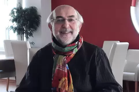 Ernst Englert ist so etwas wie ein Engel für die älteren Menschen, die er besucht.