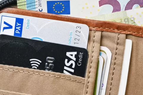  Geldkarten müssen sicher und nicht zusammen mit der PIN aufbewahrt werden. 