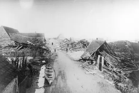 Verwüstet: Edigheim nach dem Hochwasser 1882/83.
