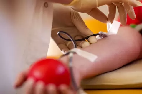 Am Montag kann Blut gespendet werden. 