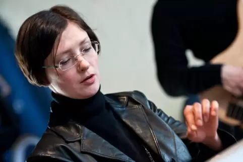 „In der Sowjetunion gab es kein christliches Weihnachten“: Regina Litvinova, hier konzentriert beim Klavierspiel. 