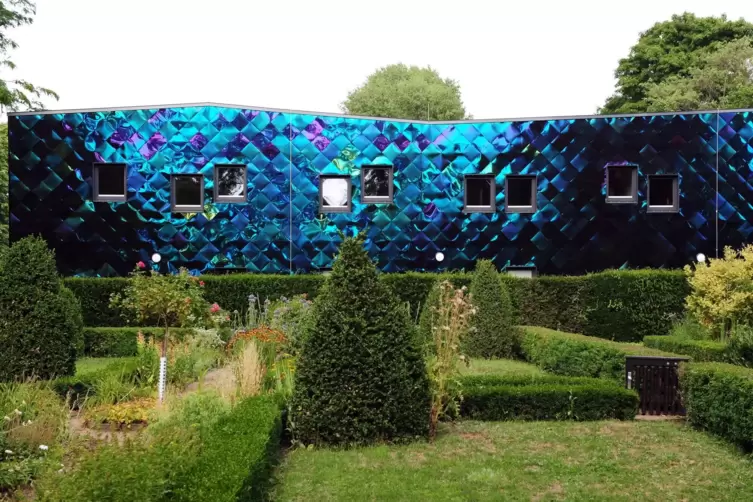 Au&szlig;enansicht von Lebensraum o16 Ostpark, einer Notunterkunft am Rande des Ostparks in Frankfurt am Main, Architektur von Michel 