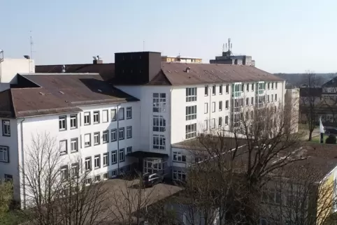 In der Asklepiosklinik in Kandel gibt es eine Station für Geriatrie. 