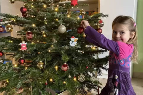 Den Weihnachtsbaum hat Ida natürlich trotzdem geschmückt