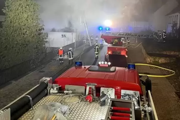 Rund dreieinhalb Stunden dauerten die L&ouml;scharbeiten. 