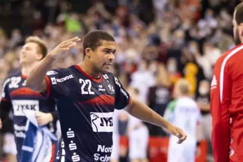 Es ist vollbracht: Die SG Flensburg-Handewitt – hier jubelt Mads Mensah Larsen – hat Magdeburg in der Handball-Bundesliga vorers