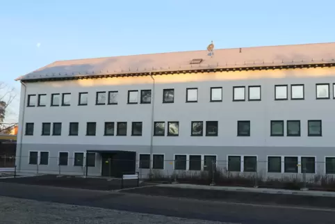 Sieht schon recht fertig aus. Der Neubau des Sanitätsversorgungszentrums in der Südpfalz-Kaserne. 