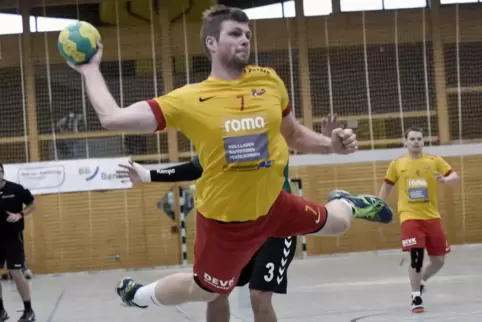 Vorerst müssen es noch die Routiniers wie hier Steffen Christmann für die HSG Eckbachtal richten.