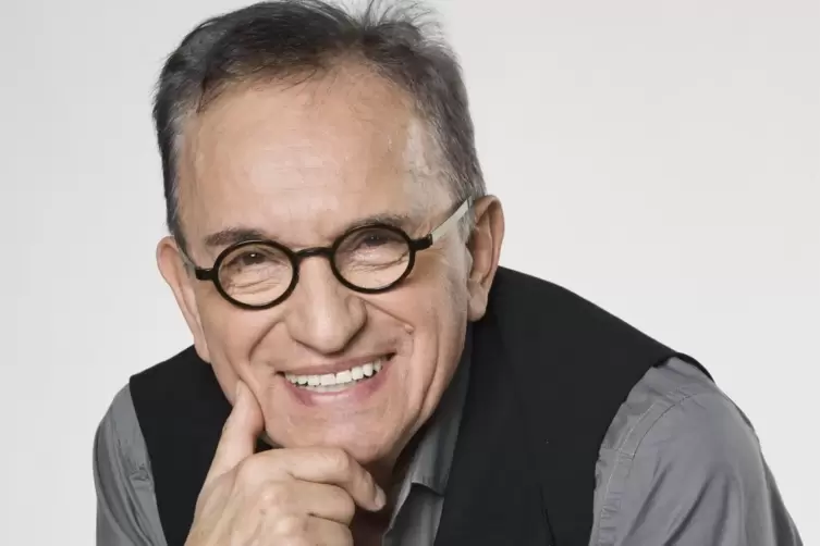 Walter Renneisen besch&auml;ftigt sich mit Heinz Erhardt.
