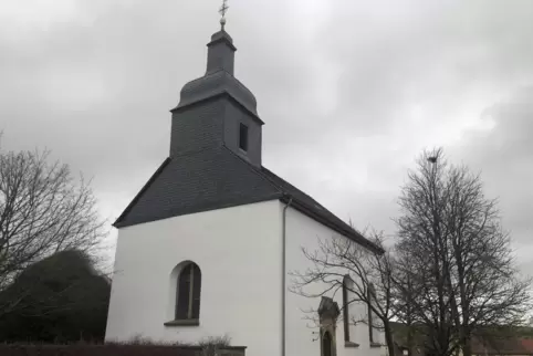 Die Kirche in Dörrmoschel ist ein Barockbau aus dem Jahr 1712, der innen dringend saniert werden muss.