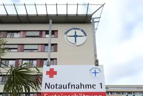 Im Diakonissen-Stiftungs-Krankenhaus liegt eine Patientin mit der Omikron-Variante des Virus. 