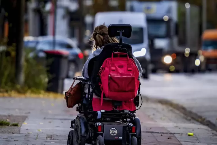 Behinderte Menschen dürfen nach Artikel 3 Grundgesetz nicht benachteiligt werden. Daraus folgt in bestimmten Situationen - wie i
