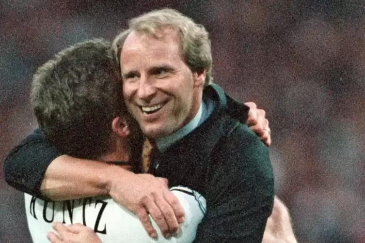 EM-Finale 1996, Wembley, am Ziel aller Tr&auml;ume: Berti Vogts und Stefan Kuntz. 