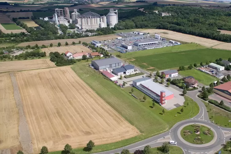 Das neue Gewerbegebiet beginnt unterhalb der Feuerwehr.