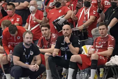 Der Verein ist auf der Suche nach einem Ersatz für Nationalspieler Hendrik Wagner (Dritter von links), sagt Klatt. Auch der Vert Der Verein ist auf der Suche nach einem Ersatz für Nationalspieler Hendrik Wagner (Dritter von links), sagt Klatt. Auch der Vert