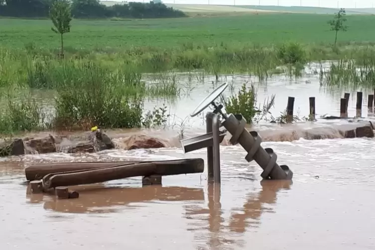 Ende Juni f&uuml;hrte Starkregen zu Hochwasser im Leiningerland.