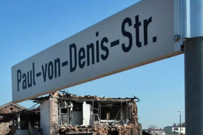 Das war einmal: Die Paul-von-Denis-Straße ist Landaus größte Baustelle. Das war einmal: Die Paul-von-Denis-Straße ist Landaus größte Baustelle.