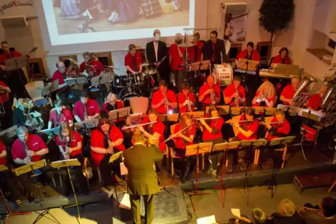 Das neue Jahr kann der Musikverein Kollweiler diesmal erst mit Verspätung begrüßen; unser Bild entstand beim Neujahrskonzert 201