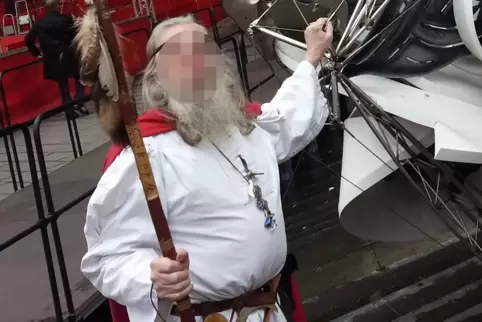 Pflegte einst Kontakte zur NPD: Ein angeblicher Druide, der jetzt vor Gericht steht.