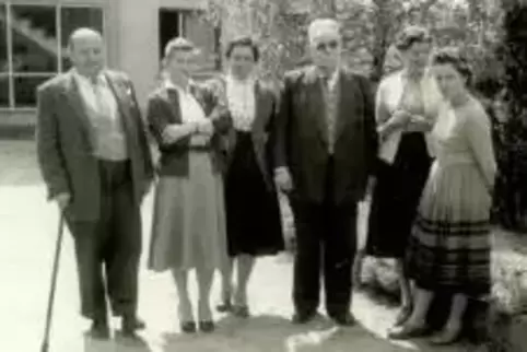 Die Verwaltung im April 1959 (v.li.): Amtmann Lehr, Ilsegrete Görauch, Maria Vogel, Prof. Blesse (russische Abteilung), Rita Dör