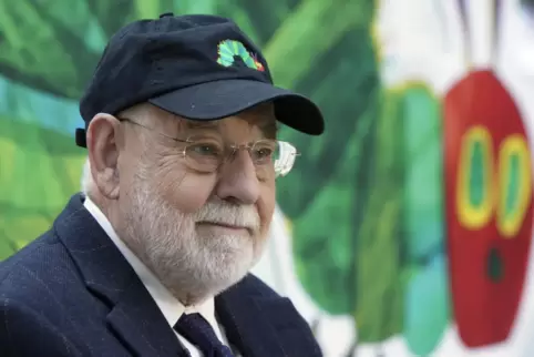 Eric Carle wollte ein Buch für Kinder schreiben, das Hoffnung macht: „Auch du kannst groß werden und dir Flügel wachsen lassen.“