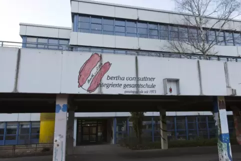 In der Nacht von Dienstag auf Mittwoch waren die Täter in das Gebäude der Bertha-von-Suttner-Gesamtschule eingedrungen.