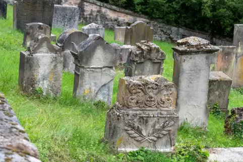 Der jüdische Friedhof in Steinbach spielt auch im Film eine Rolle. 