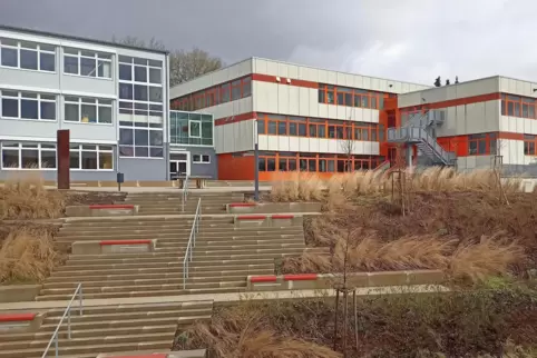 Die nächste Stufe auf ihrem Bildungsweg erklimmen ab heute 26 Schüler an der Contwiger Gesamtschule. 