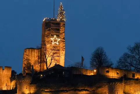 Die Burgschänke am Weinsteig zur Wachtenburg ist nach einmonatiger Schließung nun wieder geöffnet. 