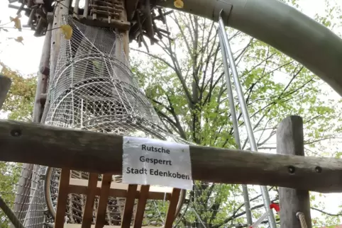 Die von Besuchern beliebte Rutsche auf der Alla-Hopp-Anlage in Edenkoben soll bis Juni verschwinden. Die von Besuchern beliebte Rutsche auf der Alla-Hopp-Anlage in Edenkoben soll bis Juni verschwinden.