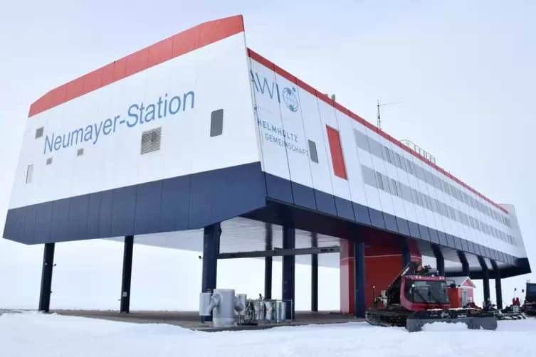 Die Neumayer-Station III in der Antarktis, benannt nach dem in Kirchheimbolanden geborenen Polarforscher Georg von Neumayer. 