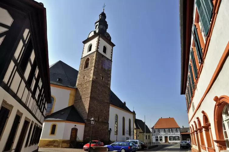 Das Zentrum von Dirmstein ist reich an historischen Gebäuden und wird auch deshalb als „Perle des Leiningerlands“ bezeichnet.