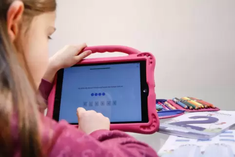 An den sieben Grundschulen der VG Nordpfälzer Land schreitet die Digitalisierung voran. Zunächst werden in den Gebäuden die tech