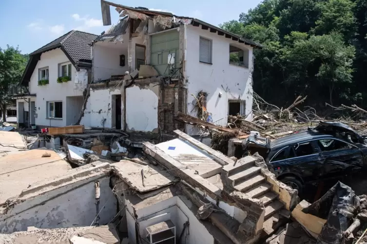 Die Sturzfluten im Sommer richteten in Deutschland Schäden in Höhe von 33 Milliarden Euro an. HIer ein zerstörtes Haus in Marien