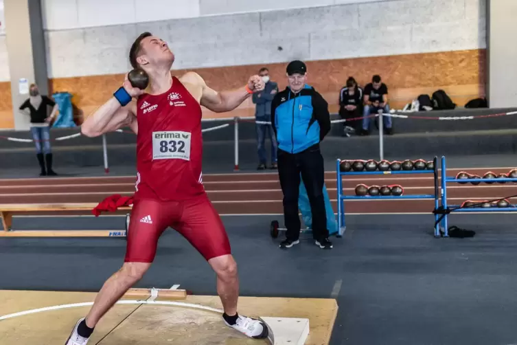 Benjamin K&uuml;ver gewann das Kugelsto&szlig;en der U20. 