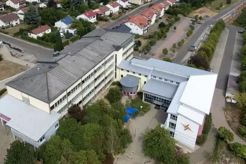 Mit der Georg-von-Neumayer-Realschule plus in Kirchheimbolanden kooperieren Kreis und Beschäftigungsgesellschaft bei dem Projekt Mit der Georg-von-Neumayer-Realschule plus in Kirchheimbolanden kooperieren Kreis und Beschäftigungsgesellschaft bei dem Projekt