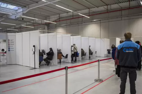 Mit oder ohne Termin: Das Impfzentrum bietet Erst-, Zweit- und Drittimpfungen.