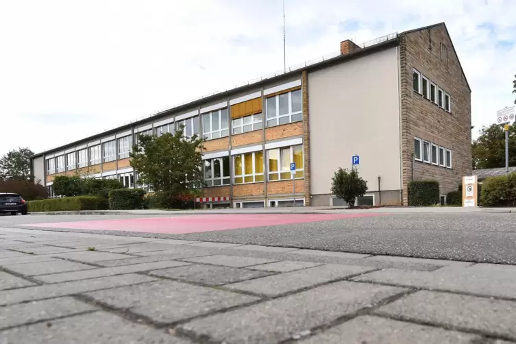 Sanierungsbedürftig: die aus den 1950er Jahren stammende Meckenheimer Grundschule.