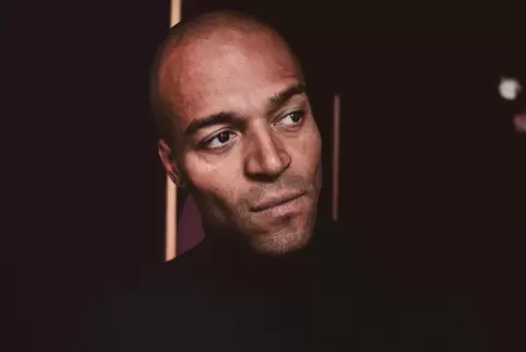 „Ich bin Lebenskünstler“, sagt Ray Okpara über sich. 