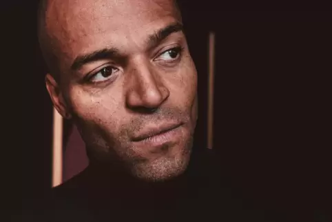 „Ich bin Lebenskünstler“, sagt Ray Okpara über sich. 