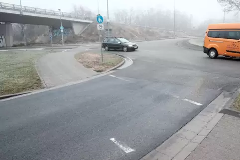 Der Bubenhauser Kreisel wurde nach einer Komplettsanierung der Fahrbahndecke am 16. November wieder eröffnet.