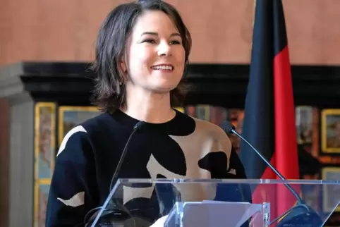 Annalena Baerbock reist zum Antrittsbesuch bei ihrem russischen Amtskollegen.