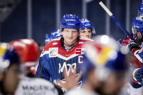 Sein Comeback nach kurzer Verletzungspause verschiebt sich wegen der Spielabsage noch etwas: Adler-Kapitän Denis Reul. 