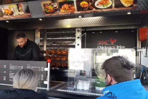 Cagdas Sen in seinem Imbisswagen.