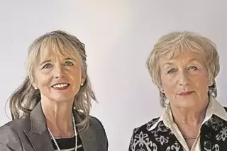 Gabriele Engel (links) und Ursula Klotmann praktizieren als systemische Therapeutinnen in Neustadt.