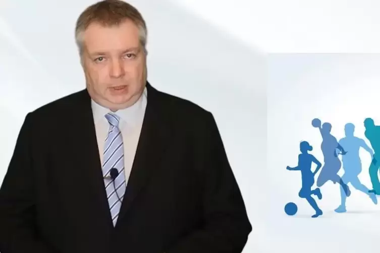 Andreas Poign&eacute;e agiert vor verschiedenen Hintergr&uuml;nden. 