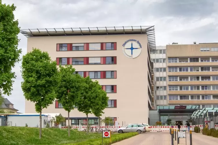 Diakonissen-Stiftungs-Krankenhaus: Elf Patienten haben sich Ende Dezember auf der geriatrischen Station mit Corona infiziert.
