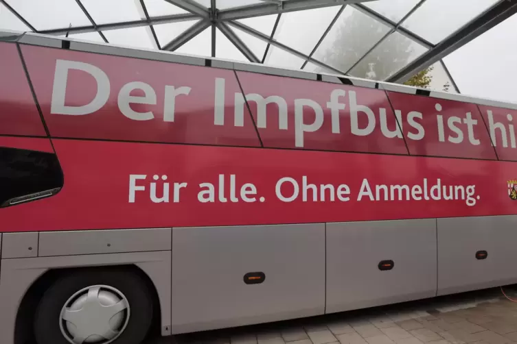 Der Impfbus hält am Montag in der größten Stadt des Donnersbergkreises.
