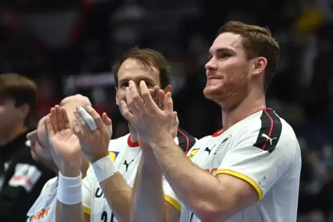 Applaus für die deutsche Mannschaft, rechts Johannes Golla.