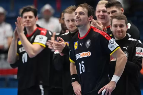 Manche Fans zweifeln etwas: die deutsche Handball-Nationalmannschaft ist aber gut gestartet.